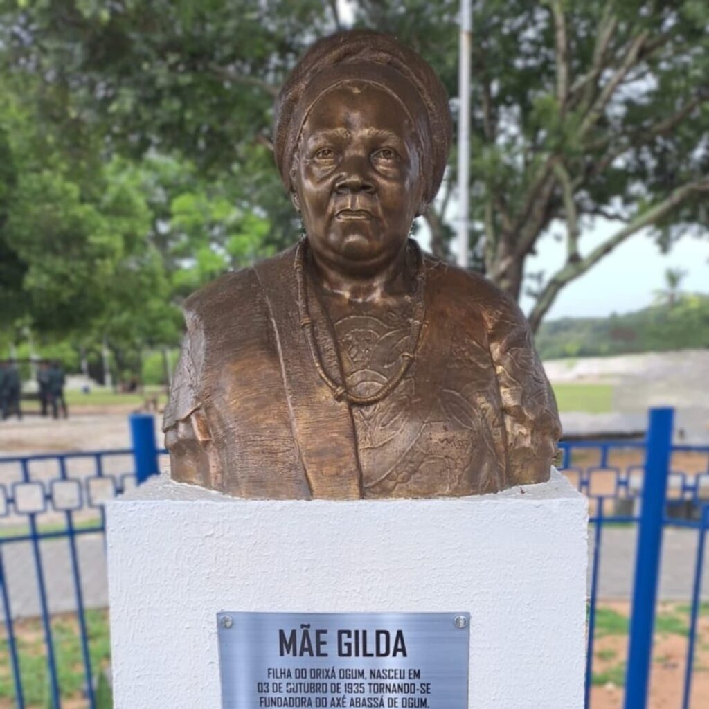 Busto de Mãe Gilda de Ogum completa 10 anos